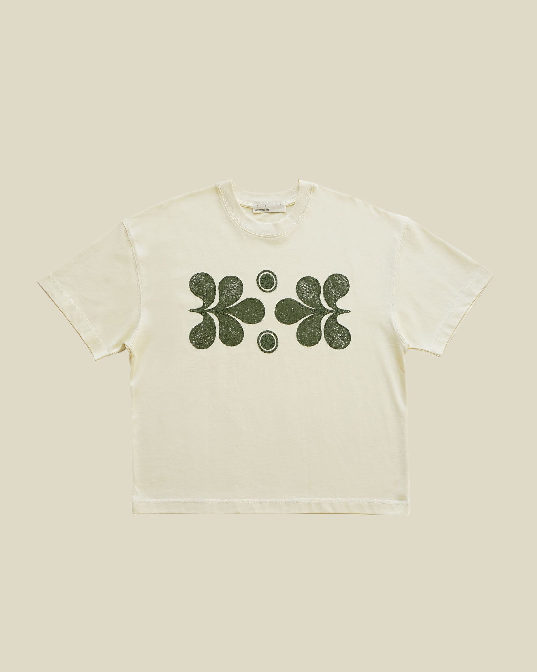 Camiseta floreciendo